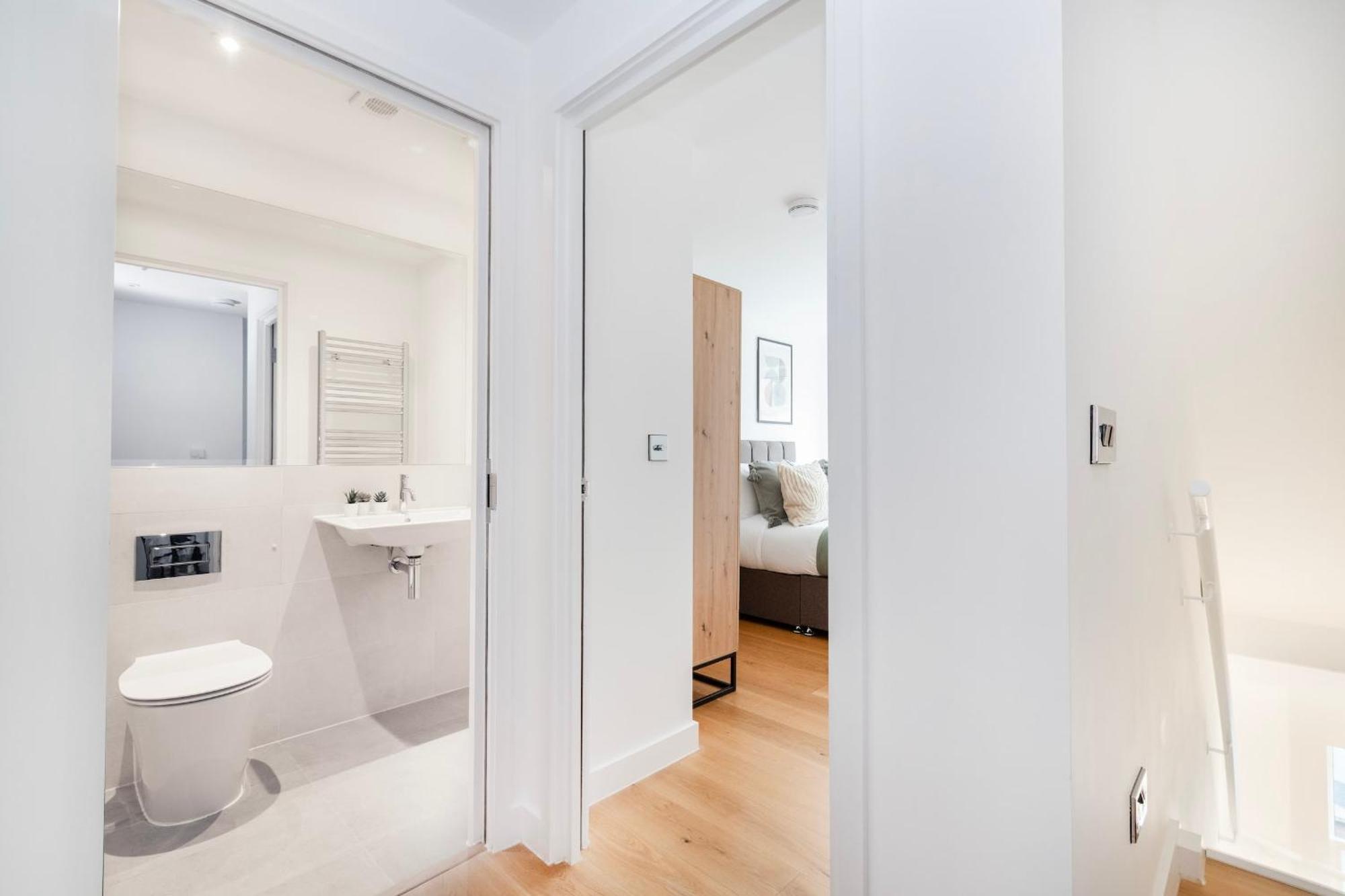 Fitzrovia & Soho - 2Br With Balcony - Cityapartmentstay Londyn Zewnętrze zdjęcie