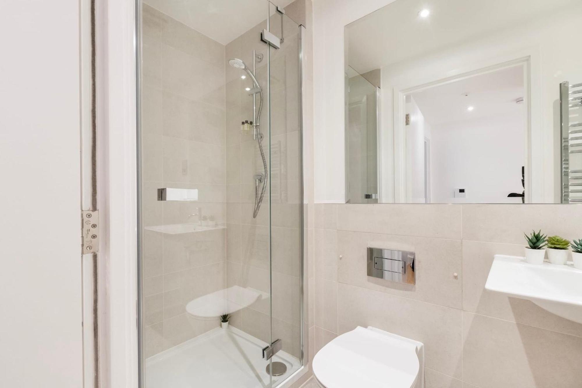 Fitzrovia & Soho - 2Br With Balcony - Cityapartmentstay Londyn Zewnętrze zdjęcie