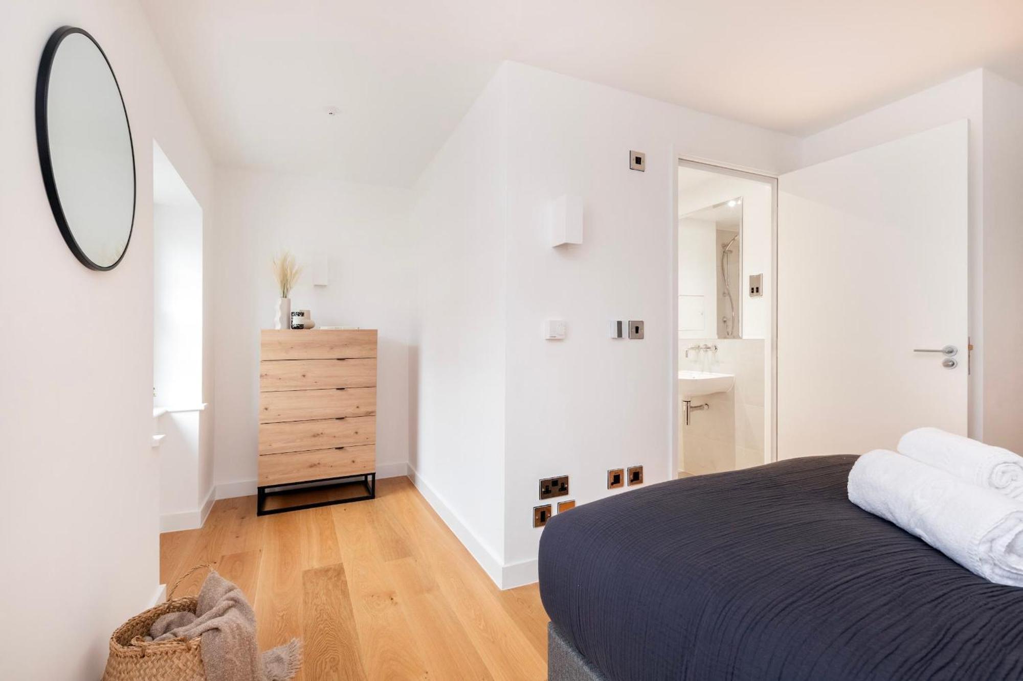 Fitzrovia & Soho - 2Br With Balcony - Cityapartmentstay Londyn Zewnętrze zdjęcie