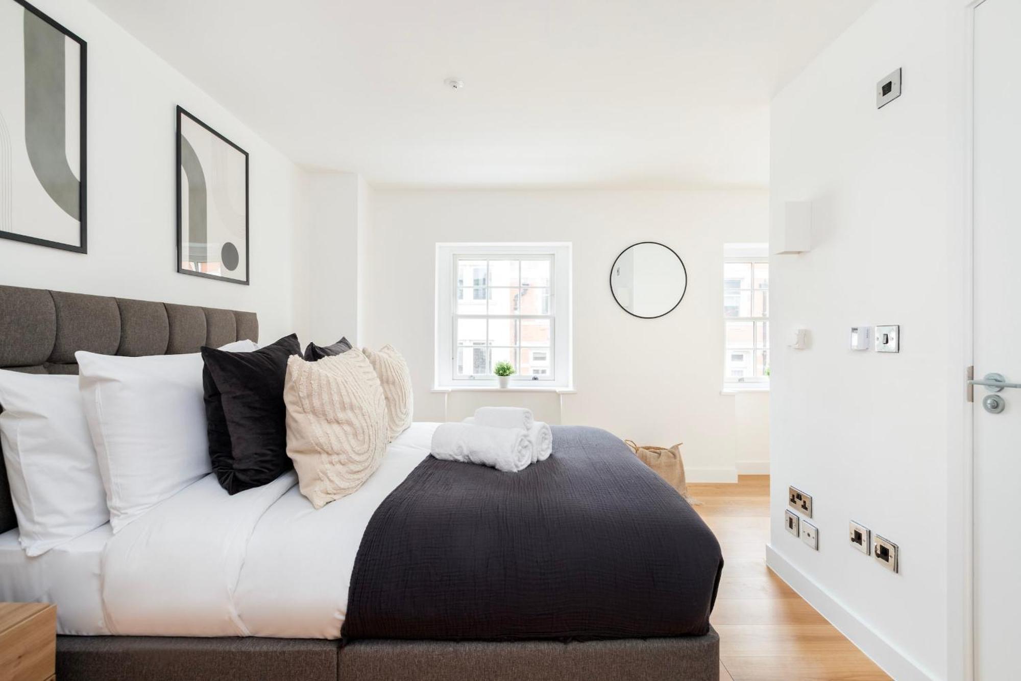 Fitzrovia & Soho - 2Br With Balcony - Cityapartmentstay Londyn Zewnętrze zdjęcie