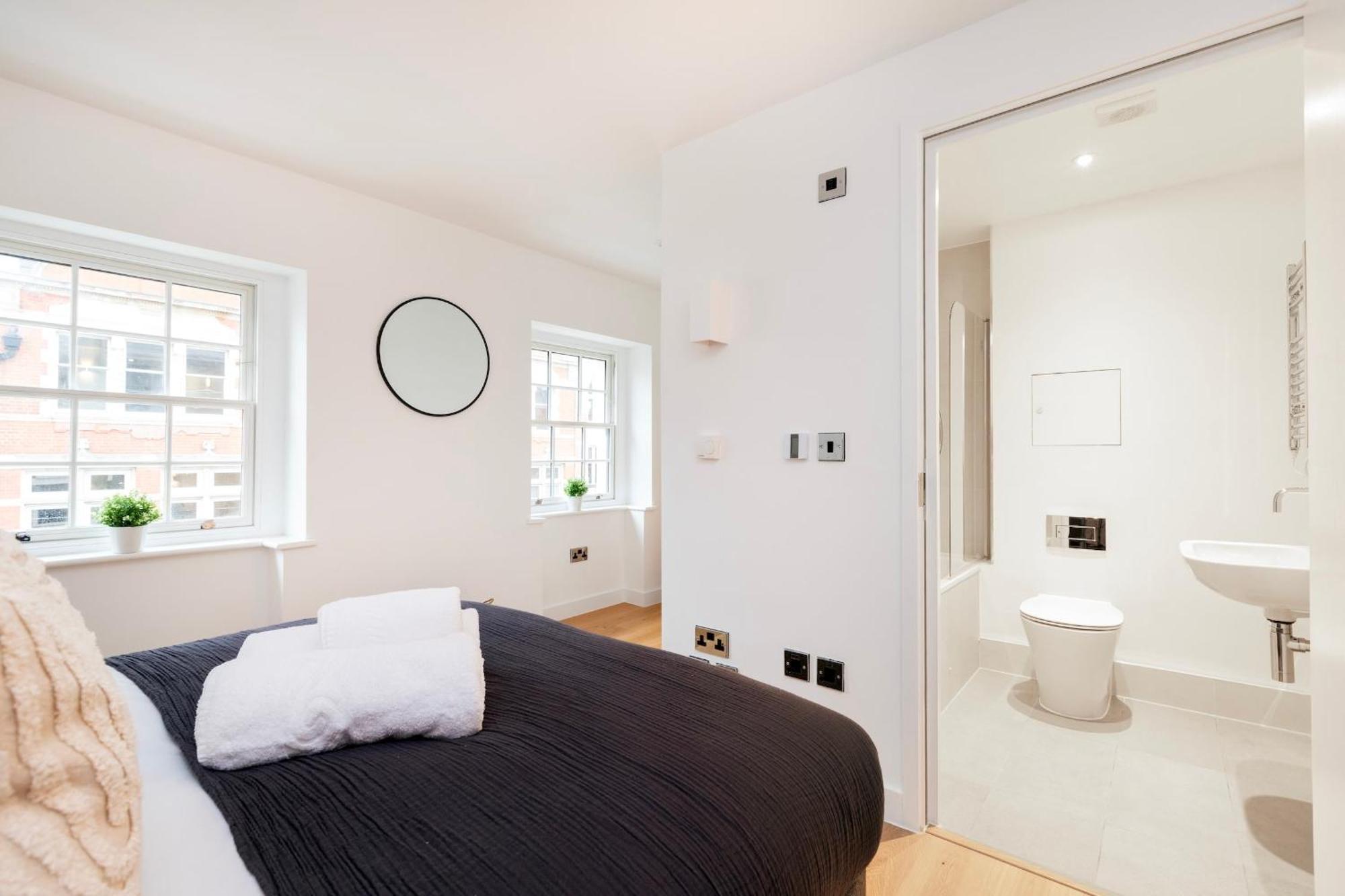 Fitzrovia & Soho - 2Br With Balcony - Cityapartmentstay Londyn Zewnętrze zdjęcie