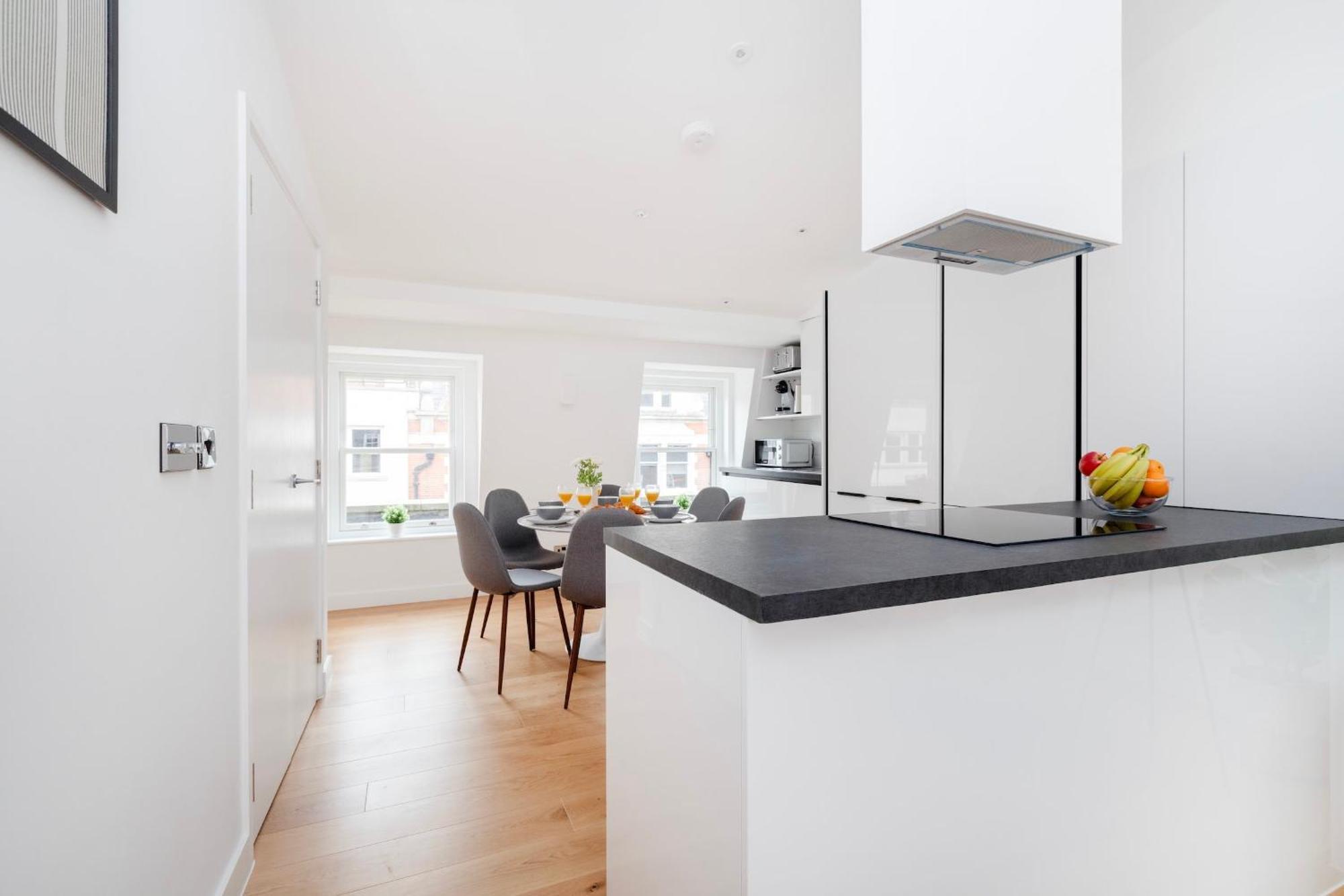 Fitzrovia & Soho - 2Br With Balcony - Cityapartmentstay Londyn Zewnętrze zdjęcie