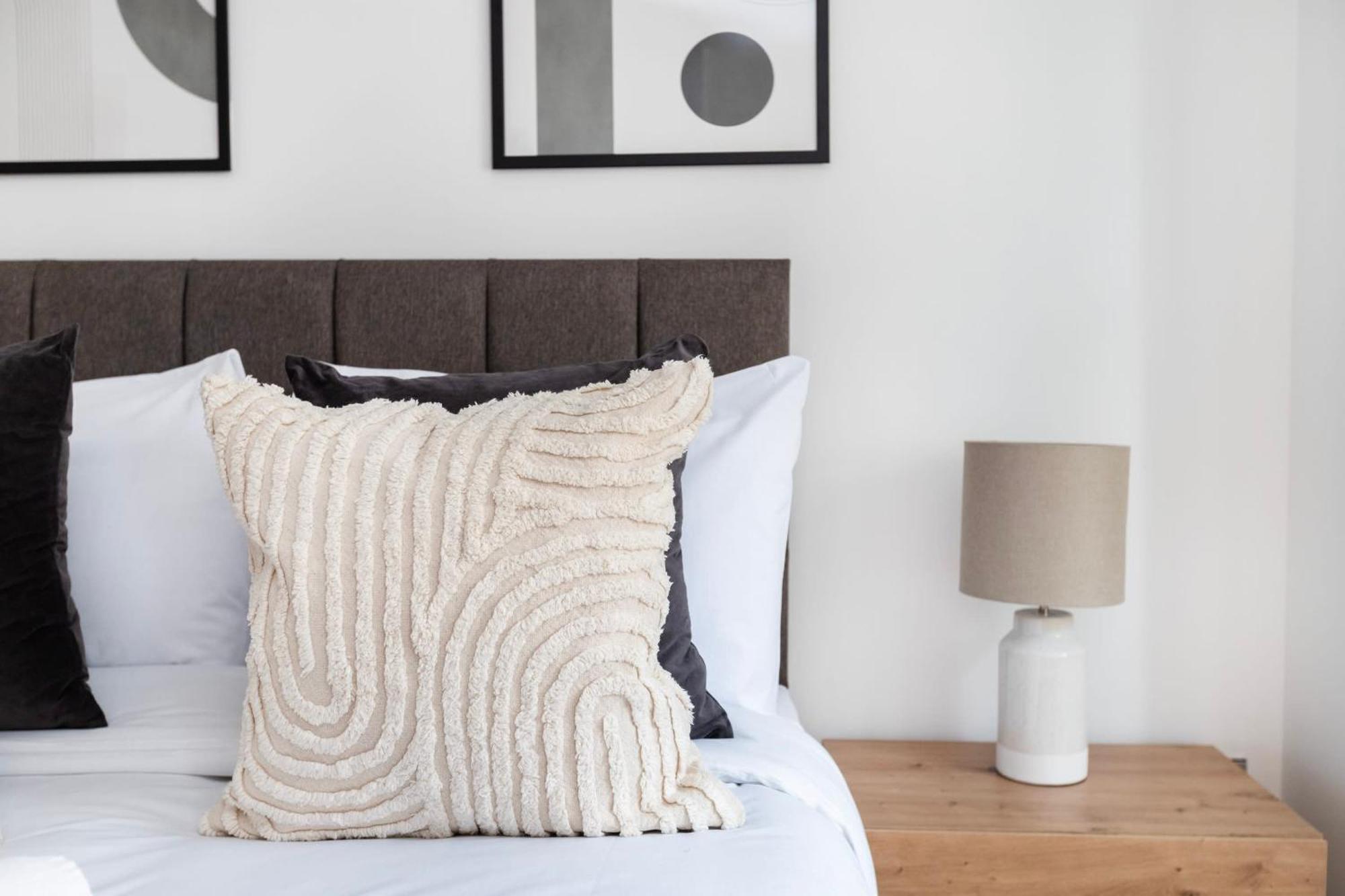 Fitzrovia & Soho - 2Br With Balcony - Cityapartmentstay Londyn Zewnętrze zdjęcie